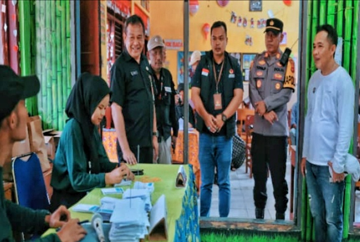 Pastikan Pilkada 2024 Berjalan Lancar dan Kondusif, Pj Bupati Purwakarta bersama Forkopimda Monitoring di Sejumlah TPS