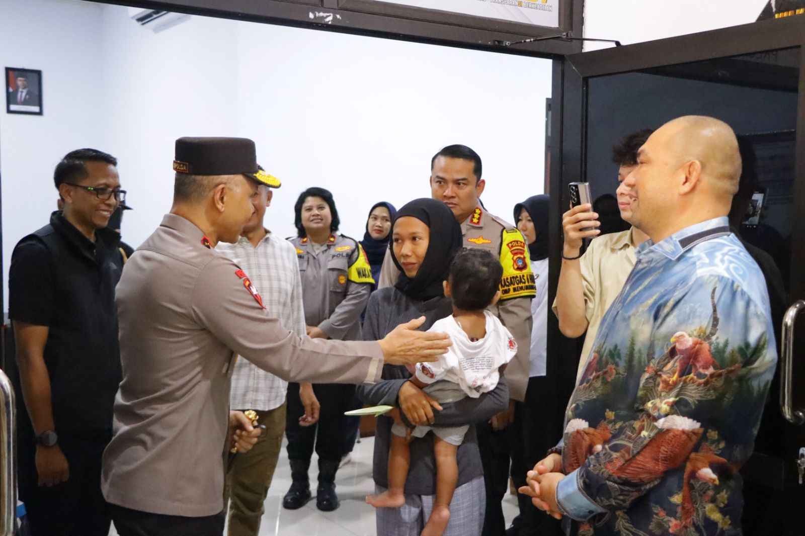 Kapolda Babel Temui Korban Penyekapan Yang Viral, Pastikan Kondisi Kesehatan Dan Proses Hukum Tuntas