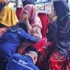Moment Haru, Warga Binaan Lapas Tanjungpandan Bersimpuh dan Cuci Kaki Ibu