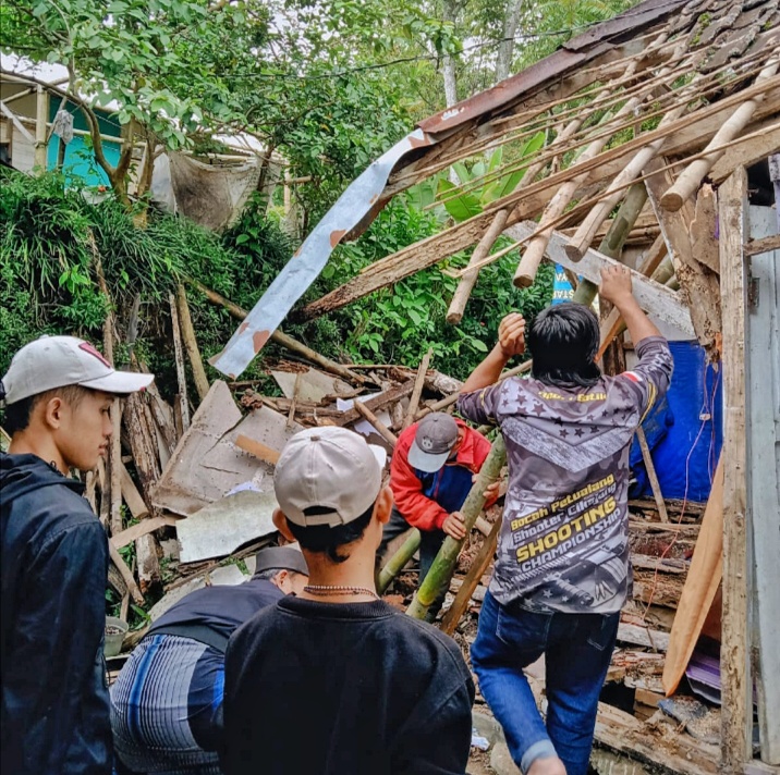 Rumah Ambruk di Garut Akibat Hujan Deras, Tidak Ada Korban Jiwa