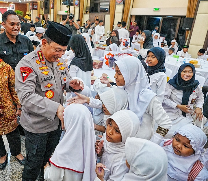 Berbagi Takjil dan Buka Puasa Bersama, Kapolri Perkuat Sinergi dengan Media dan Masyarakat