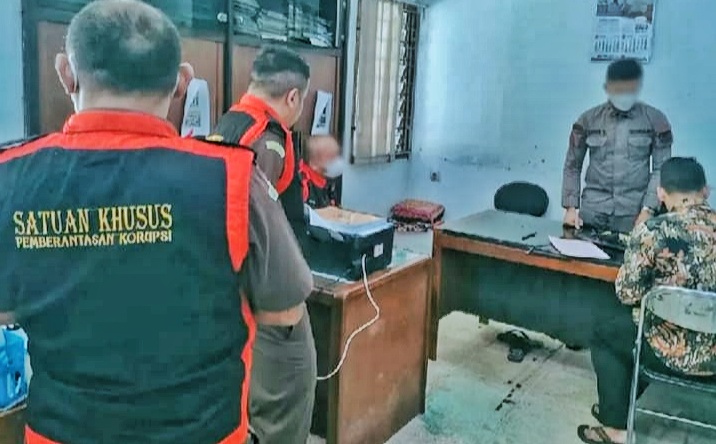 Kejari Purwakarta Geledah Dua Lokasi Terkait Kasus Gratifikasi Mobil Toyota Innova Hybrid