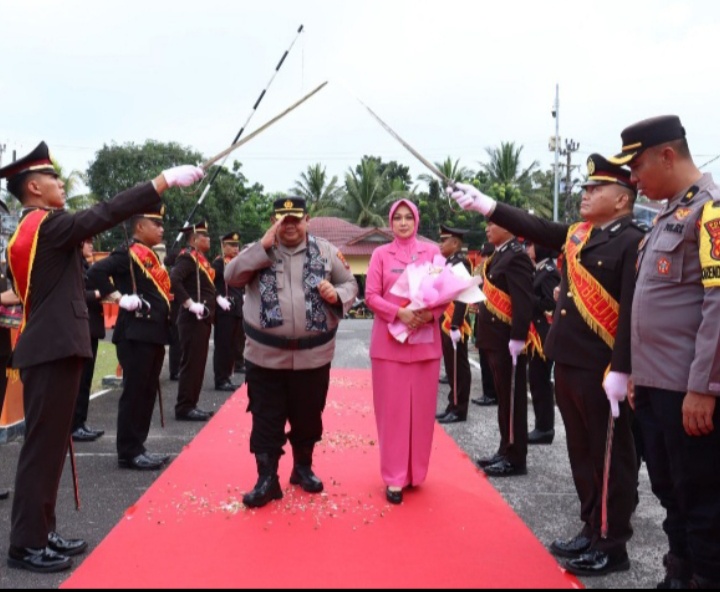Serah Terima Jabatan Kapolres Belitung: AKBP Sarwo Edi Wibowo Resmi Memimpin Polres Belitung