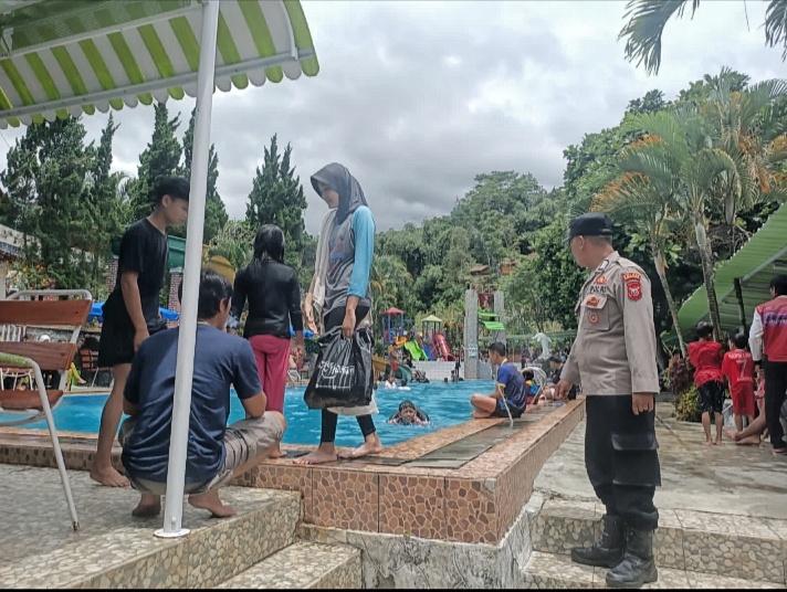 Polsek Bojong Purwakarta Jaga Keamanan Wisatawan Selama Libur Lebaran 2025