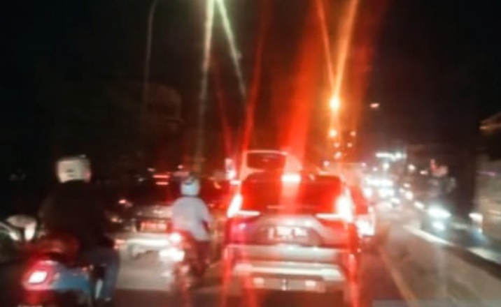 Arus Balik Lebaran 2025, Jalur Alteri Pantura hingga Karawang Dipadati Kendaraan