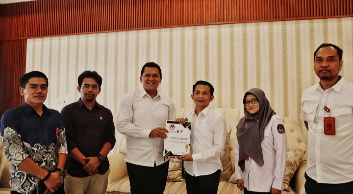 KPU Purwakarta Kembalikan Sisa Anggaran Rp1,8 Miliar, Bupati Om Zein Beri Apresiasi