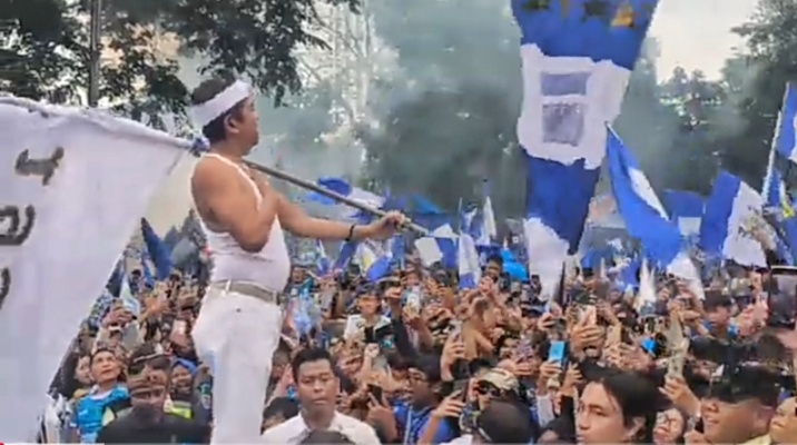 Selebrasi Juara Persib: Ketika Dukungan Mengalir dari Kantong Pribadi Gubernur