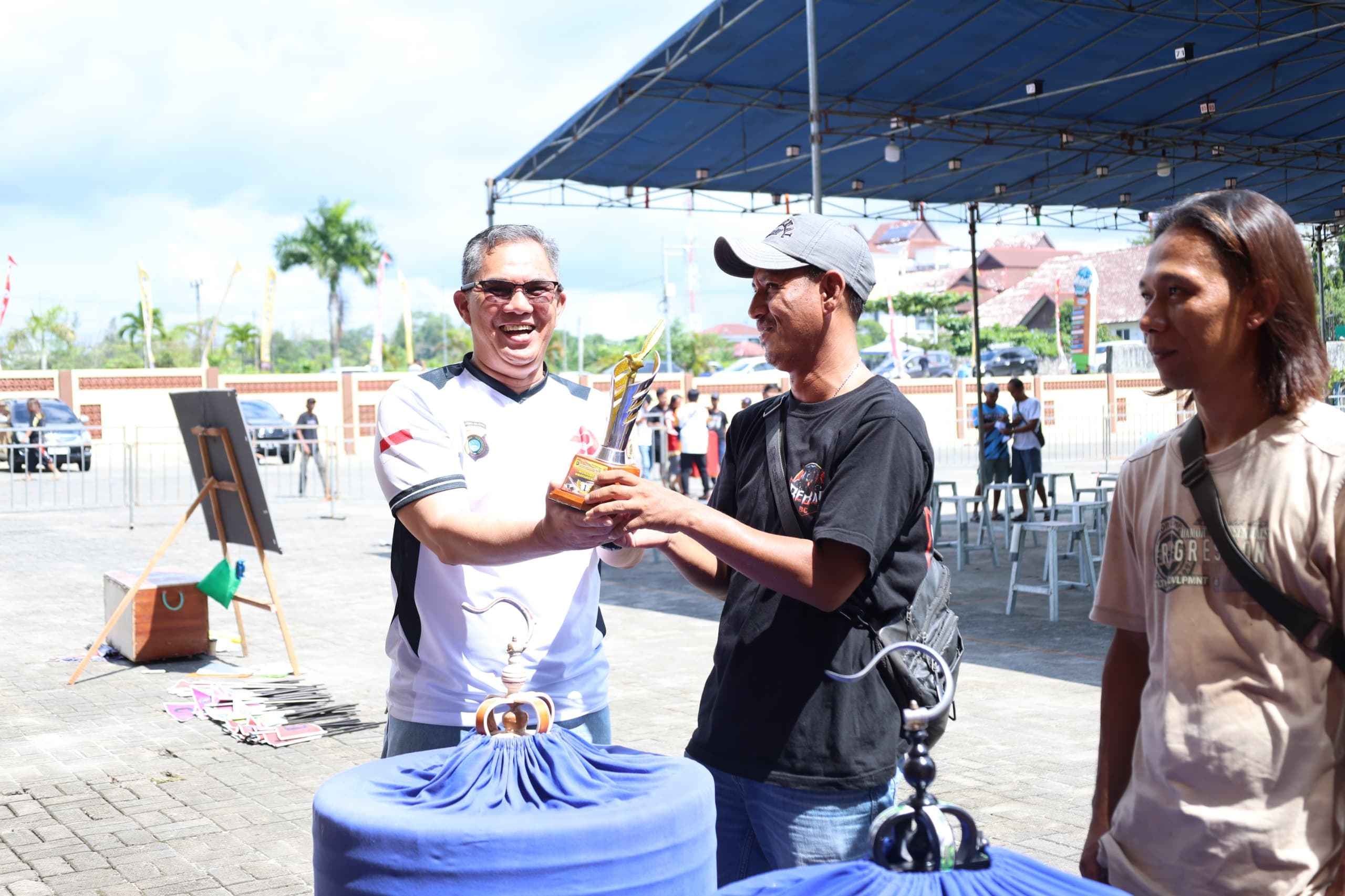 Jelang Hari Bhayangkara Ke 79, Ratusan Kicau Mania Ikuti Lomba Burung Kicau Di Polda Babel