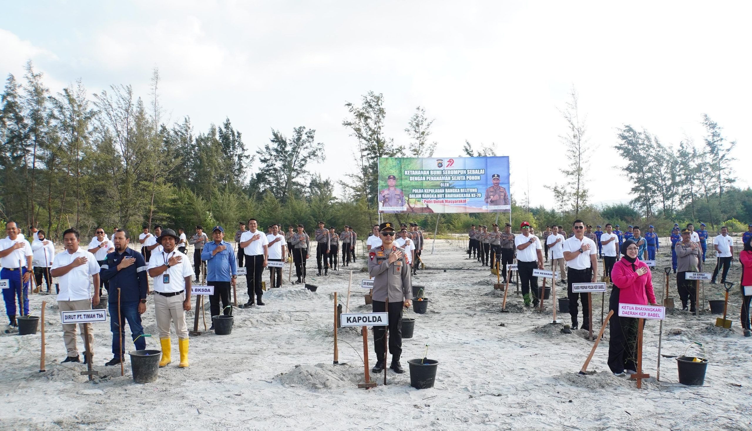 Polda Babel Kembali Gelar Penanaman 1 Juta Pohon Jelang Hari Bhayangkara Ke 79, Irjen Pol Hendro : Wujud Tanda Bakti Untuk Bumi Serumpun Sebalai