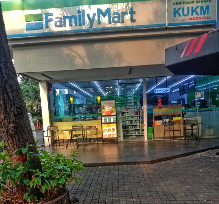 Gerai Ritel Asing di Kementerian UKM Disorot, Dinilai Kontraproduktif bagi Semangat Pemberdayaan UMKM