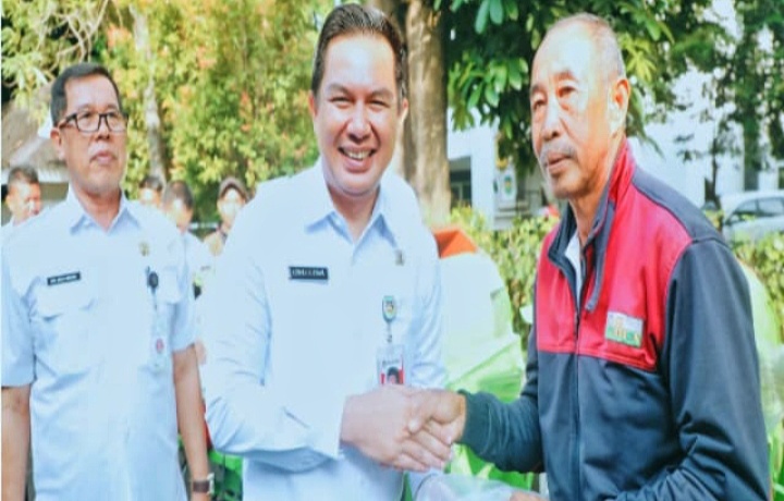 Pemkab Purwakarta Serahkan 15 Unit Power Teaser ke Kelompok Tani!