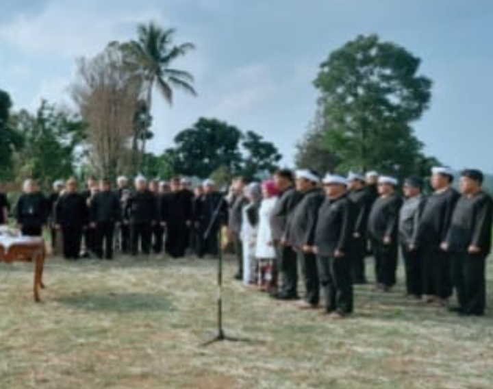 Bupati Purwakarta Lantik 14 Pejabat Eselon II di Tengah Sawah Kiarapedes