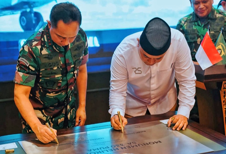 Panglima TNI Resmikan Monumen Helikopter Puma di Bogor