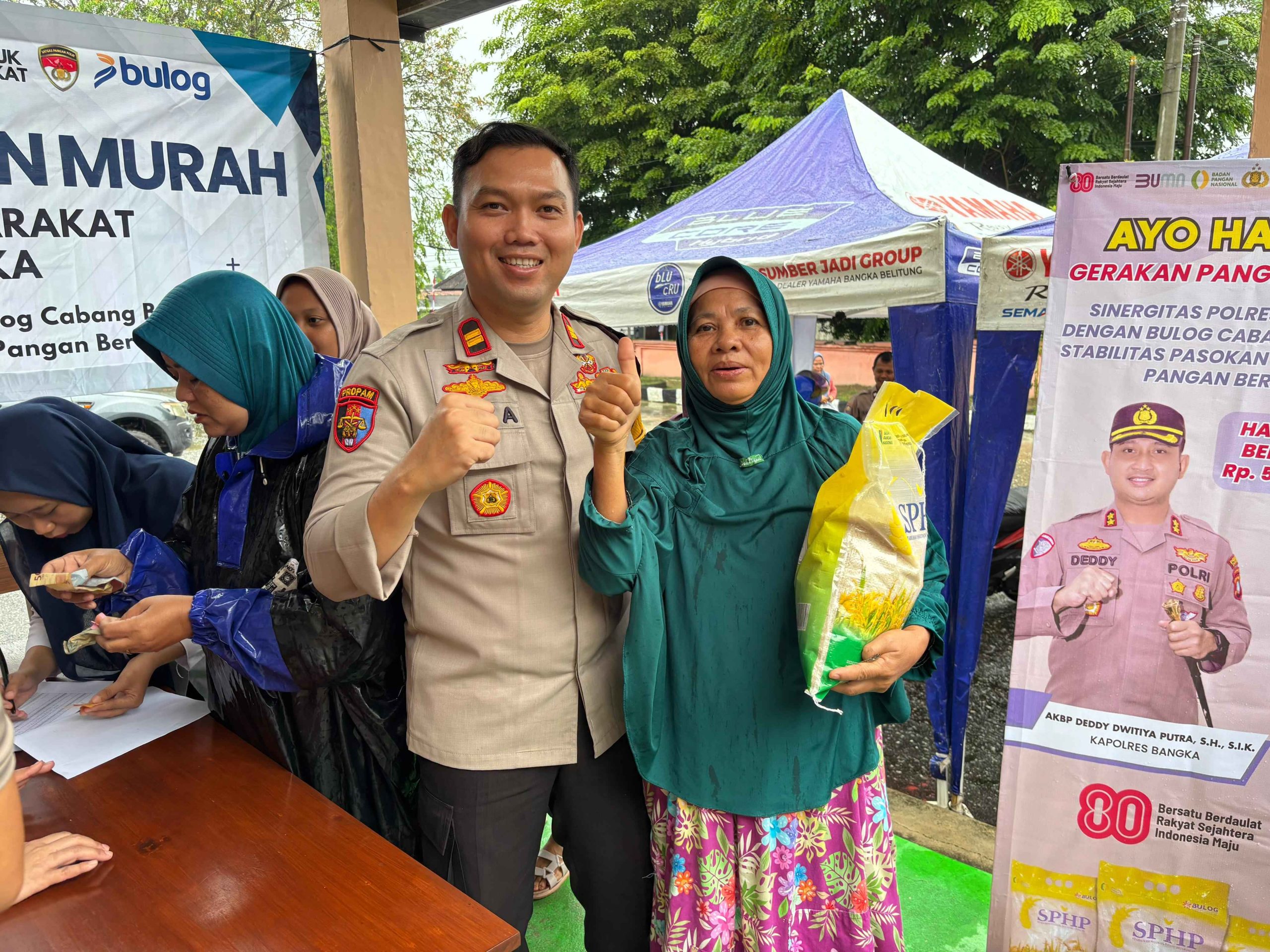 Meski Hujan, Gerakan Pangan Murah Polsek Sungailiat Diserbu Warga, 4 Ton Beras SPHP Ludes Terjual