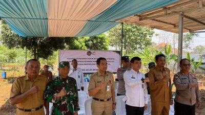 Sinergitas Lapas Batang Bersama Kepala Desa Rowobelang, Polsek Dan Koramil Tanam 1000 Bibit Pohon Kelapa Serentak