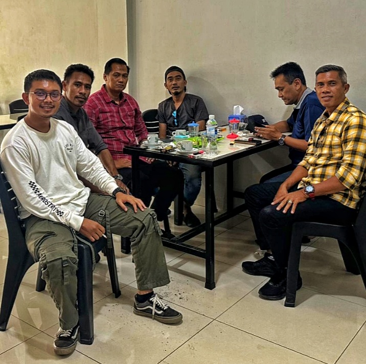 Kapolsek Singkep Barat Jalin Sinergi dengan Pemuda Pancasila dan Media