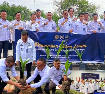 Rutan Karimun Dorong Ketahanan Pangan Lewat Penanaman Pohon Kelapa