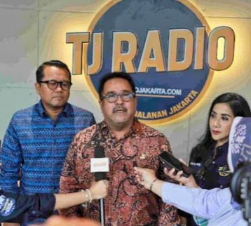 Rano Karno Kunjungi Studio TJ Radio di Cempaka Putih
