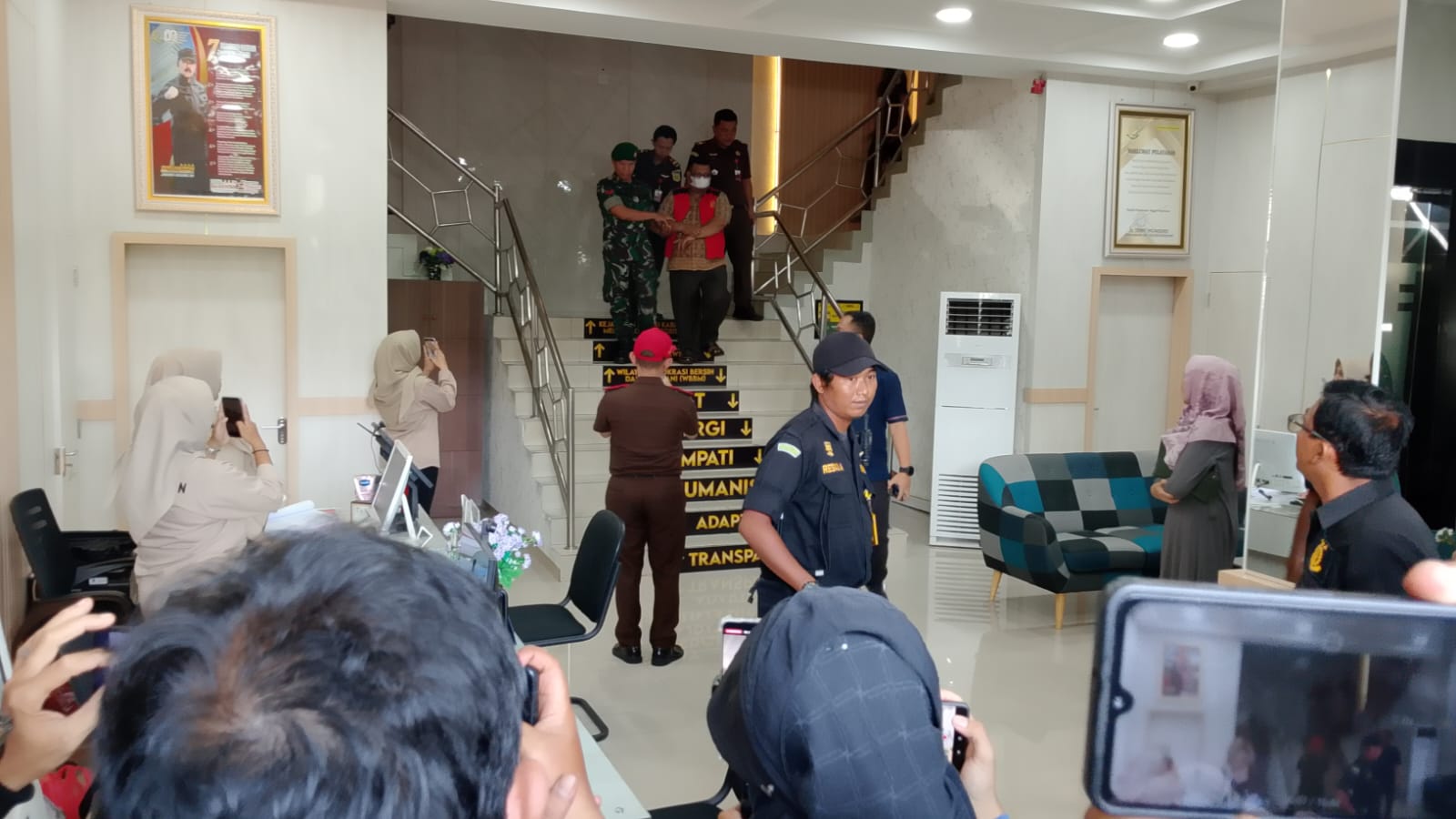 Terbitkan SKPT Tidak Sesuai Ketentuan, Kejari Karimun Tahan Kades dan Tokoh Masyarakat Sugie