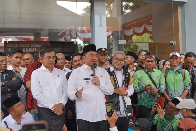Pemkab dan DPRD Garut Terima Aspirasi Guru Madrasah
