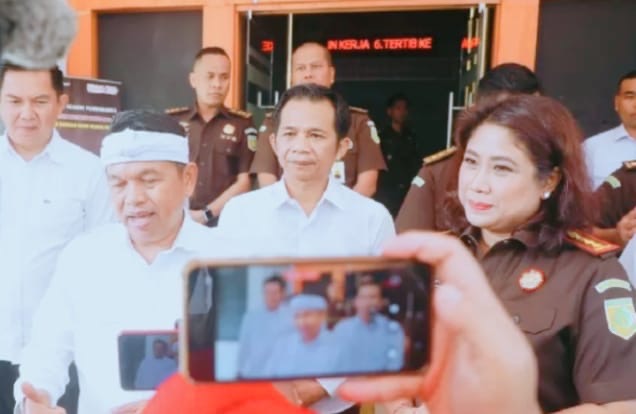 Kunjungi Kejari Purwakarta, Gubernur Jawa Barat Dedi Mulyadi Bahas Ini!