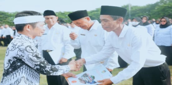Bupati Purwakarta Lantik Ribuan PPPK Paruh Waktu