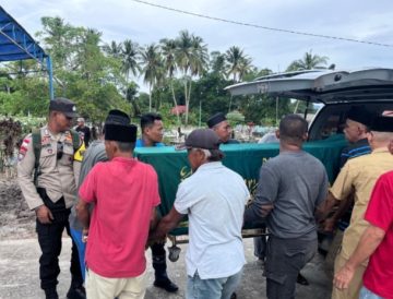 Polri Hadir Sebagai Sahabat Masyarakat, Bripka Hendri Lakukan Sambang Duka di Lingga