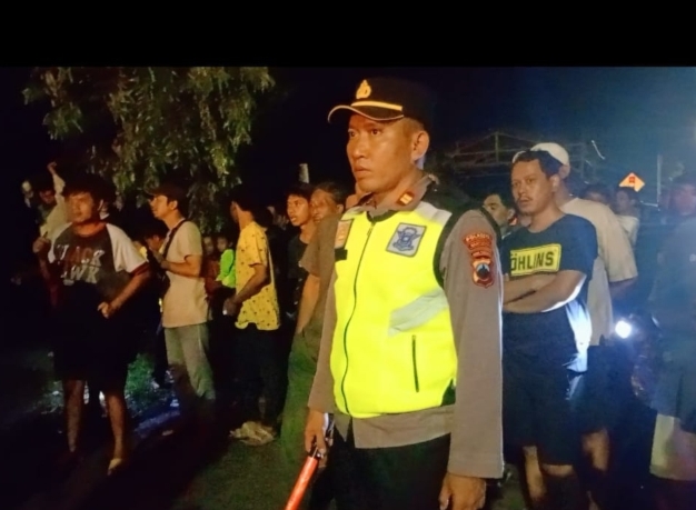 Lagi-Lagi Kecelakaan di Titik Rawan! Mobil Masuk Sungai di Desa Kecila, Semua Penumpang Selamat