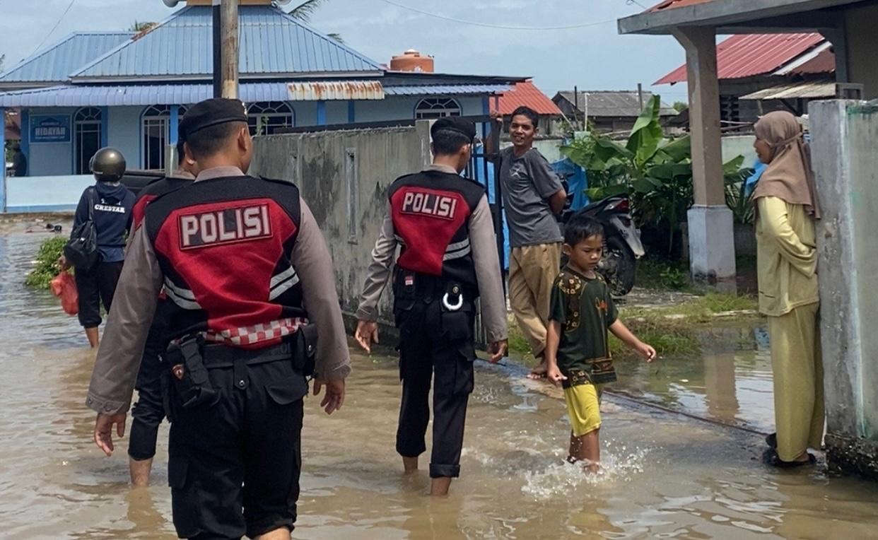 Sat Samapta Polres Karimun Cek Titik Lokasi Banjir Rob