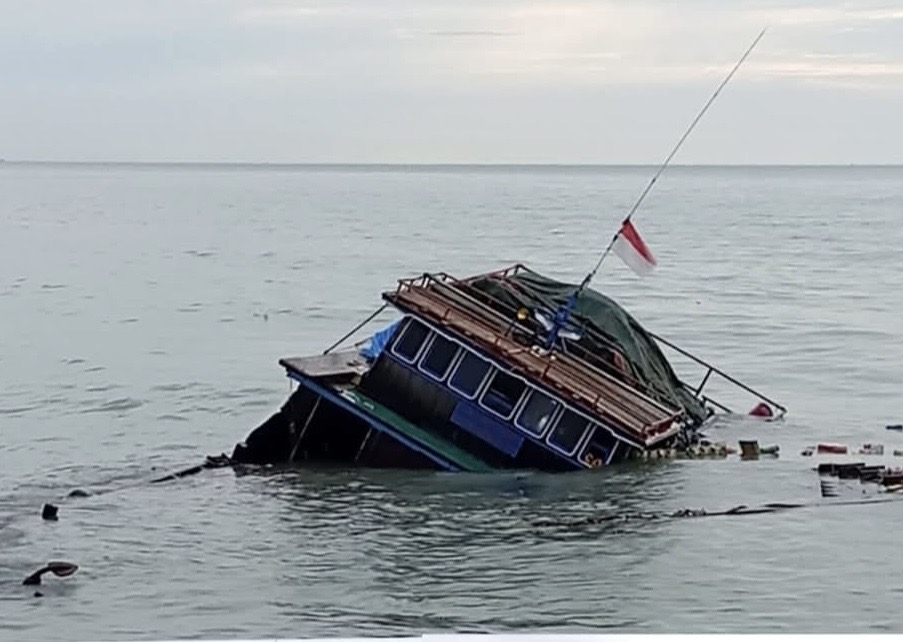 Diduga Dihantam Angin Ribut, Kapal KM Sinar Budi Rute Dabo – Jambi Tenggelam