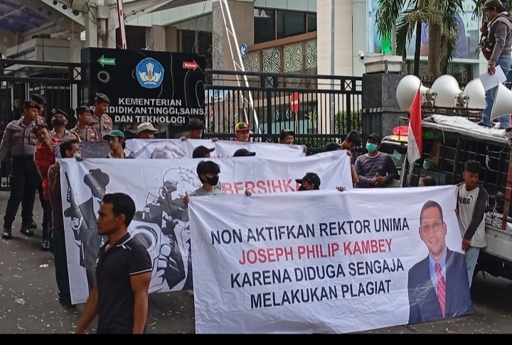Aroma Plagiarisme di Kampus Negeri: PAMI Desak Kemendiktisantek Copot Rektor UNIMA!