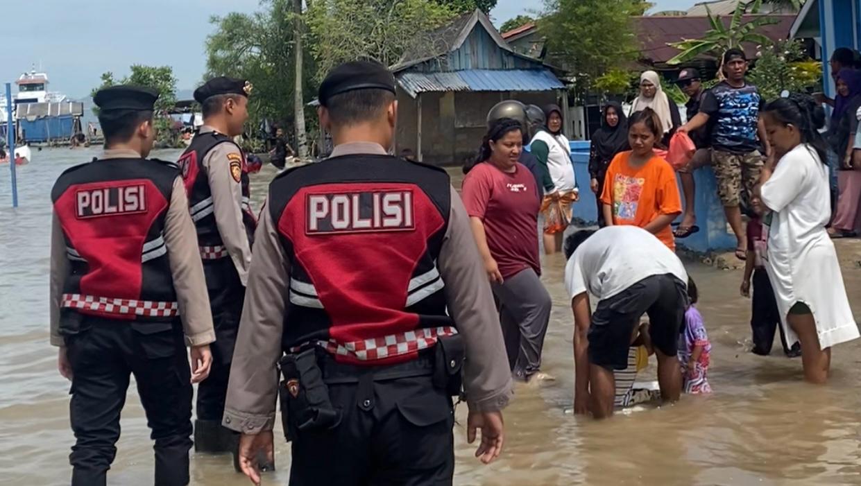 Polres Lingga Intensifkan Patroli Antisipasi Banjir Rob di Wilayah Pesisir