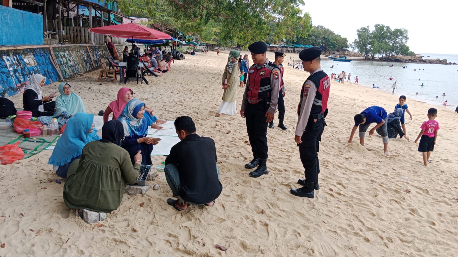 Polres Karimun Gelar Patroli dan Himbauan Kamtibmas di Tempat Wisata Jelang Tahun Baru 2026