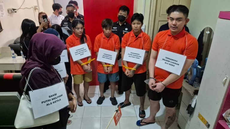 Polsek Batu Ampar Rekonstruksi Pembunuhan Dwi Putri, 97 Adegan Diperagakan