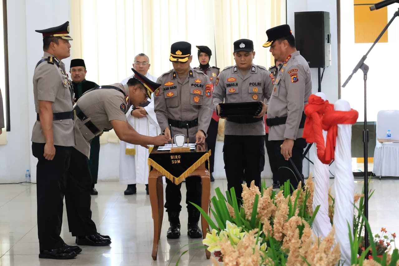 Kapolda Babel Pimpin Sertiijab Pejabat Utama Polda : Karo SDM Hingga Kabid Humas Resmi Berganti