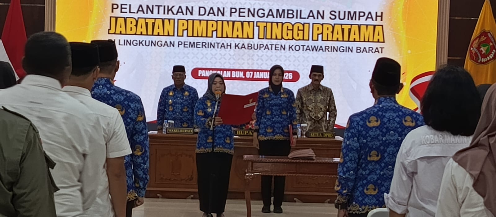 Bupati Kobar Lantik 11 Kepala Dinas, Tegaskan Pemerintahan Profesional dan Melayani
