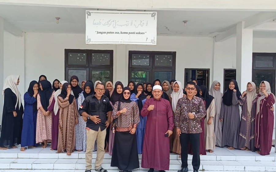 Ponpes PPE Dara Pangkalan Bun Gelar Penyuluhan Kesehatan Massal