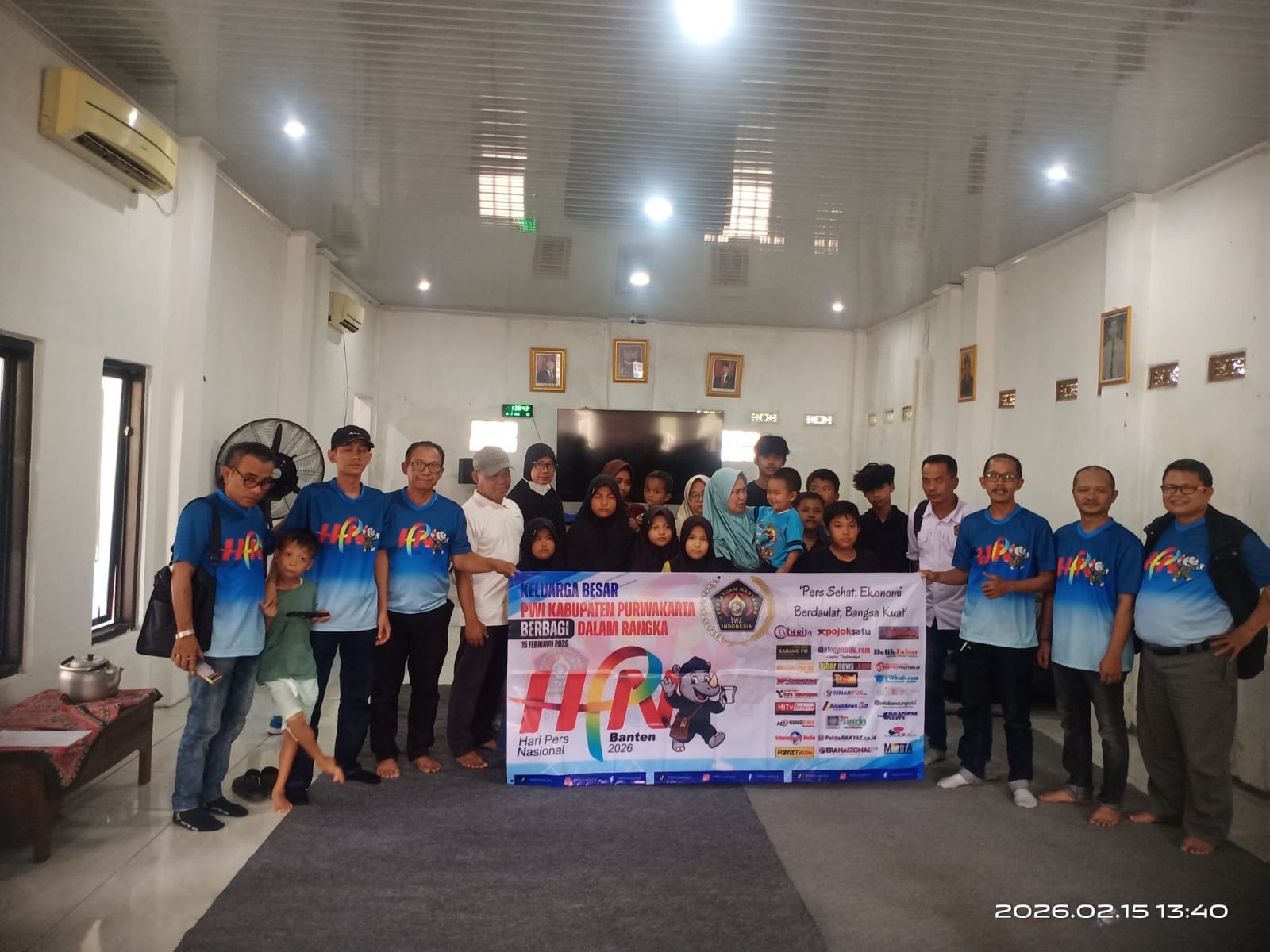 Rangkaian HPN 2026, PWI Purwakarta Salurkan Bansos untuk Warga Cireunde