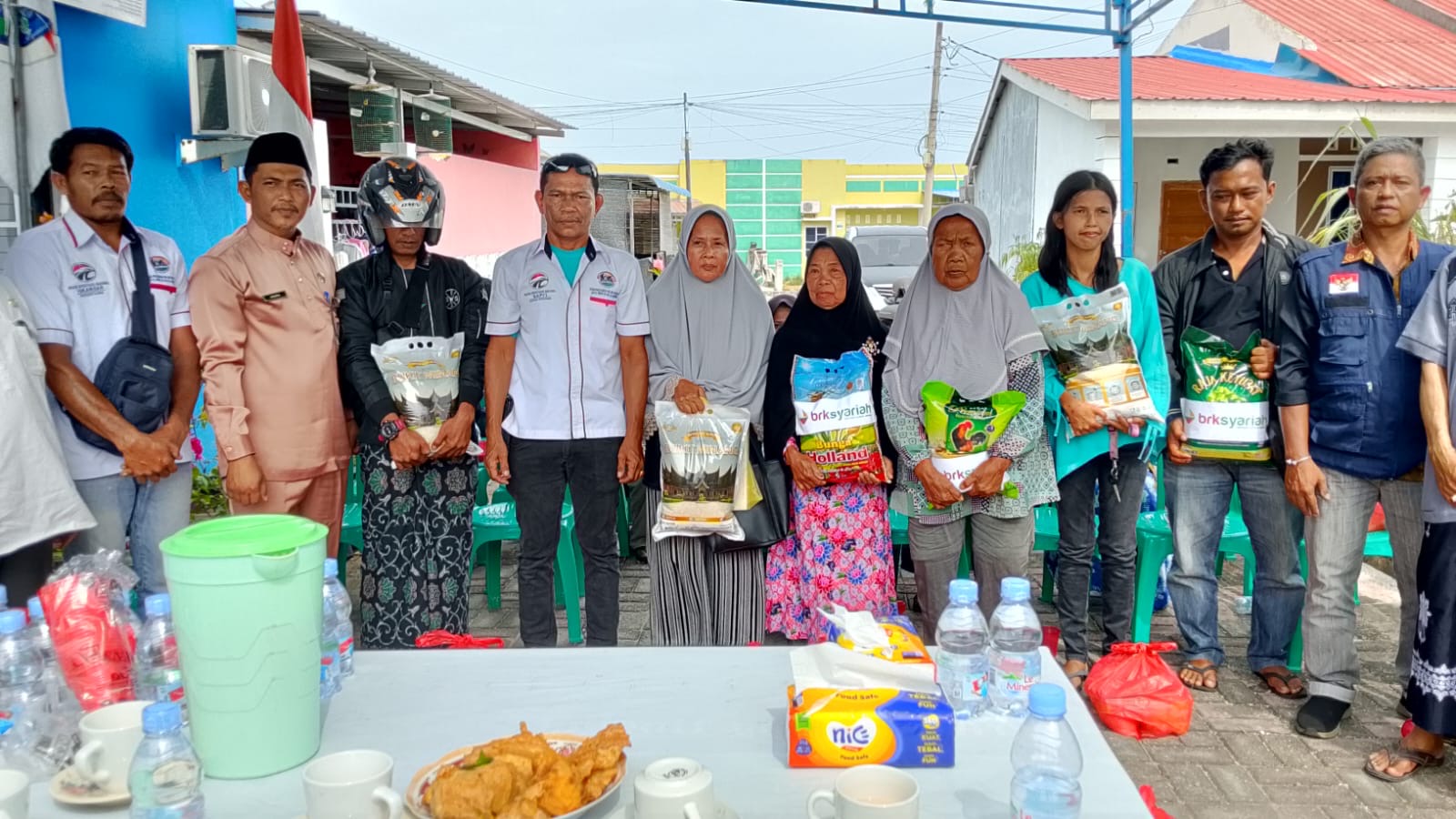 DPD IWOI Karimun Bagikan 60 Paket Sembako Sambut Ramadhan