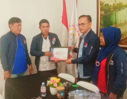 Ketua Umum GPIB Ir. Agung Karang Terima Apresiasi PD MIO Jakarta Timur atas Kontribusi Sukseskan Kongresda