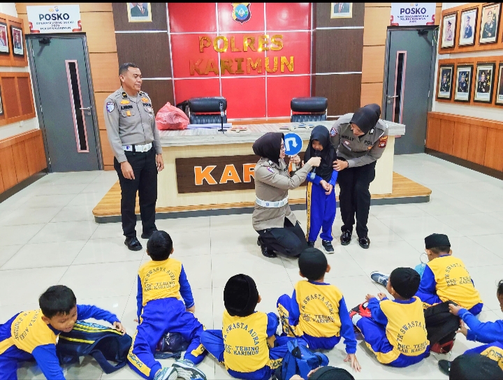 Satlantas Polres Karimun Kenalkan Keselamatan Lalu Lintas Sejak Dini kepada Murid TK