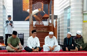 Safari Ramadan, Bupati Iskandarsyah Salat Tarawih Bersama Warga Teluk Air