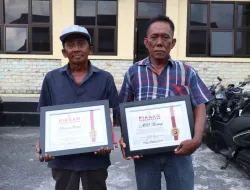 Kapolda Babel Beri Penghargaan Kepada Dua Nelayan Penemu 42 Kg Sabu Di Belitung