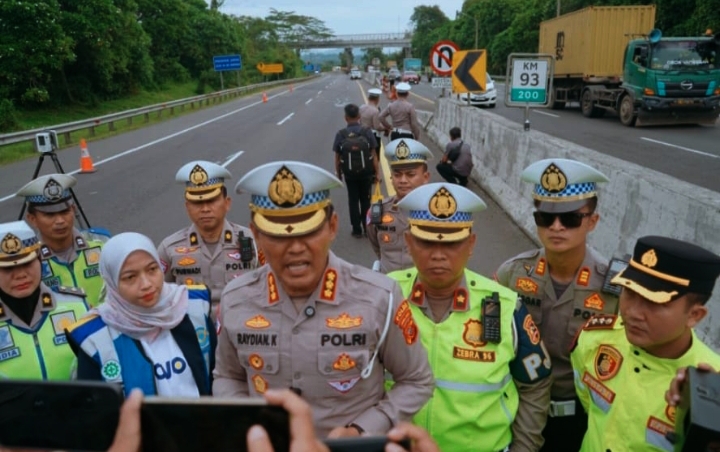 Tabrakan Beruntun Libatkan 10 Kendaraan di Tol Cipularang, Dua Orang Tewas