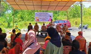 Ismeth Abdullah Salurkan 40 Paket Sembako untuk Warga Sei Pasir Karimun