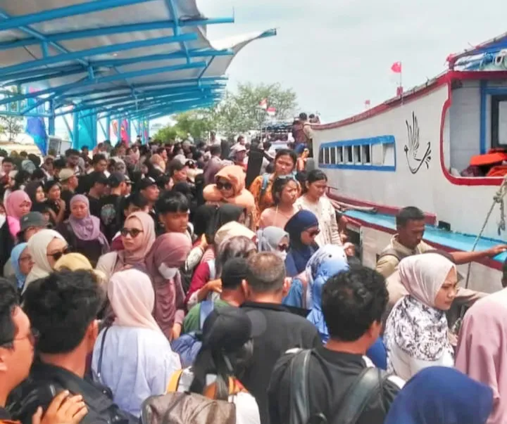 Speed Race Kapal Nelayan Tradisional Semarakkan Bahari Kepulauan Seribu Utara