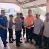 Hari Nelayan Nasional, Polsek Kundur–KSOP Salurkan Life Jacket ke Nelayan