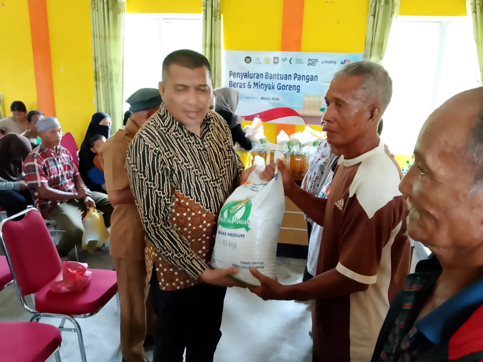 Wabup Karimun Launching Bantuan Pangan, Tekankan Transparansi