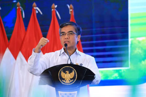 Menaker Yassierli Umumkan Diskon Iuran JKK-JKM 50 Persen bagi Pekerja Mandiri