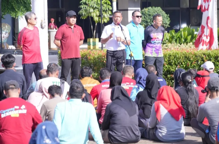 Senam Jumat Jadi Pengingat, Wali Kota Jaktim Tekankan Respons Nyata atas Aduan Warga